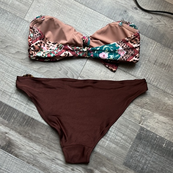 Two piece swimsuit - Picture 2 of 6